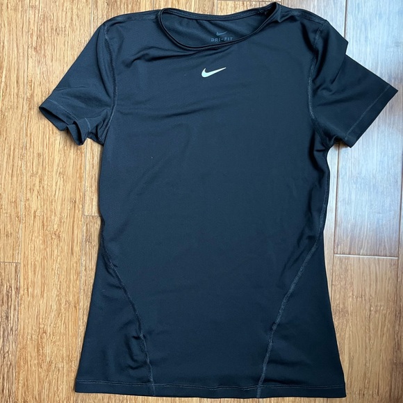 Nike Tops - Nike Dri-Fit Tshirt Black size XS short sleeve